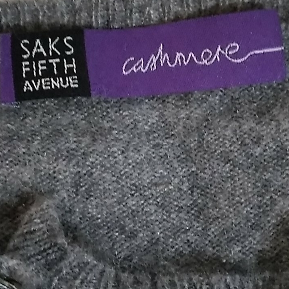 Saks FIFTH AVENUE   cashmere  gray belted sweater sz large - Picture 11 of 14